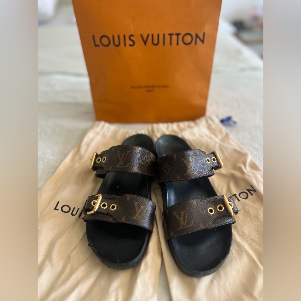 Louis Vuitton Monogram Lock It Flat Sandals – Size 37